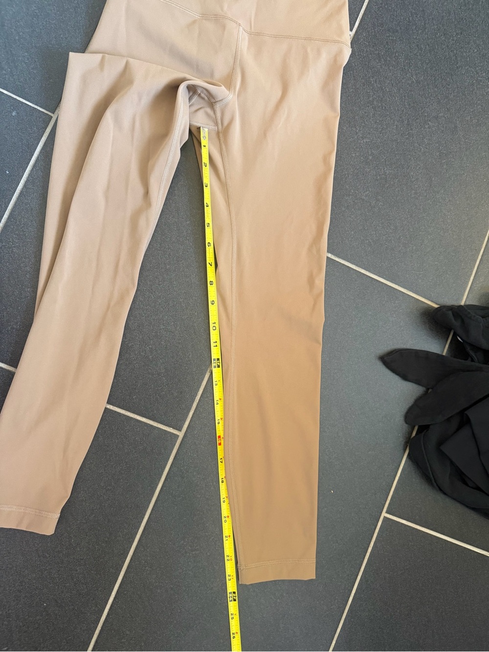 Amazon HeyNuts size small Women's High-Waist Leggings Tan 25” - Picture 2 of 5